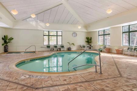 Wingate by Wyndham - 12