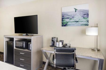 Best Western Plus Peppertree Airport Inn - 44