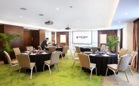 Park Regis Singapore - 26