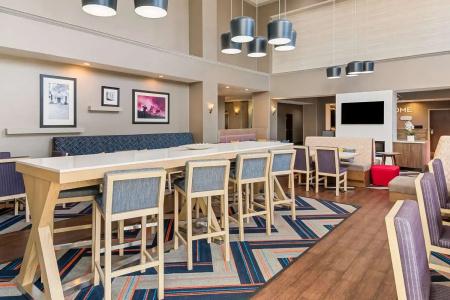 Hampton Inn & Suites I-20 - 21
