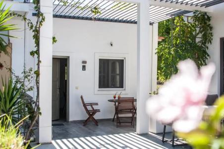 Sunny Garden - 2