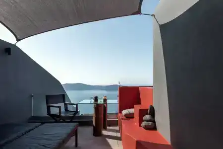 West East Suites - 9