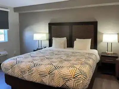 Quality Inn - Airport - 33