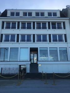 Hôtel Merveilleux Côté Mer - 0