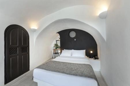 Pearl of Caldera Oia - Boutique by Pearl Collection - 273