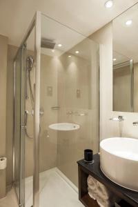 Park Grand Paddington Court - 11
