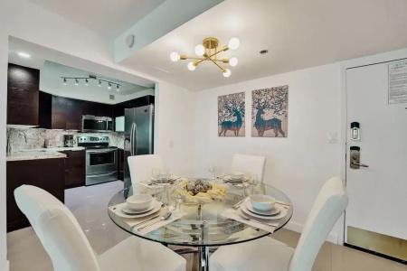 The Alexander All Suites - 665