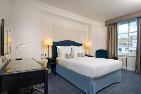 The Waldorf Hilton - 55