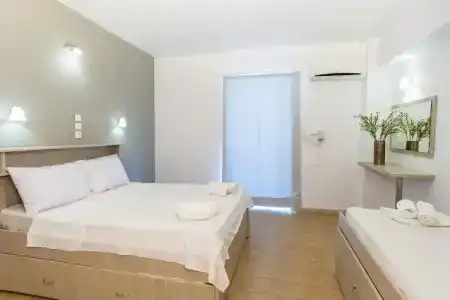 Zante Plaza & - 40