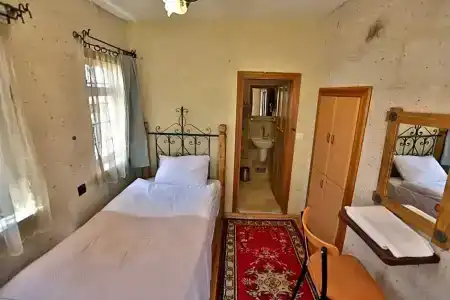 Kookaburra Pension - 26