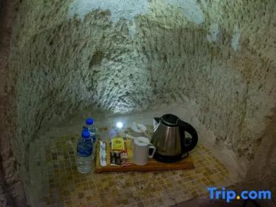 Caravanserai Cave - 297