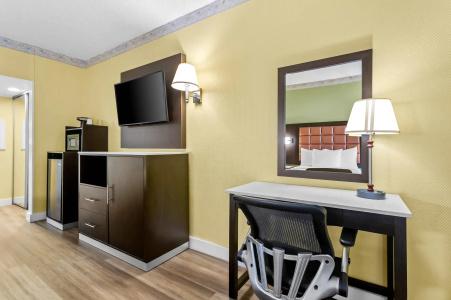 Quality Inn Airport - Cruise Port - 64