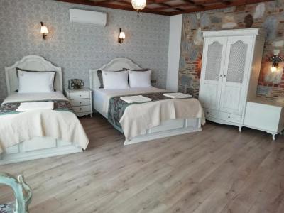 Celsus Boutique - 4