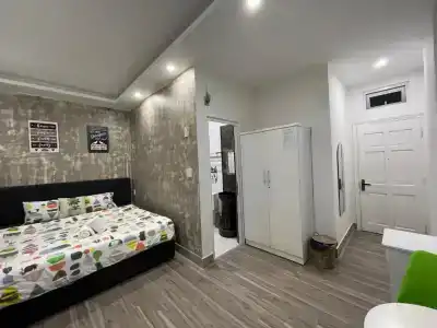 Lucas Inn - 69