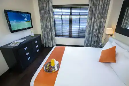 Lincoln Arms Suites - 3
