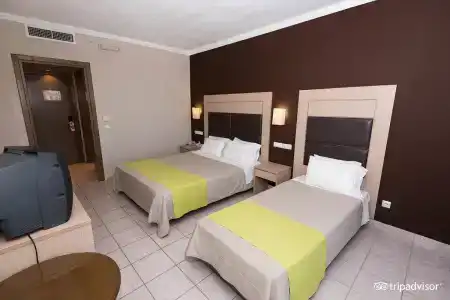 Kipriotis Hippocrates - Adults Only - 4
