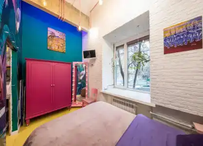 Studio V - 3