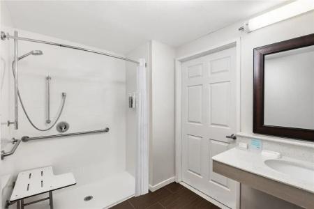 Hampton Inn Portland East - 39