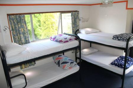 The Flaming Kiwi Backpackers - 2