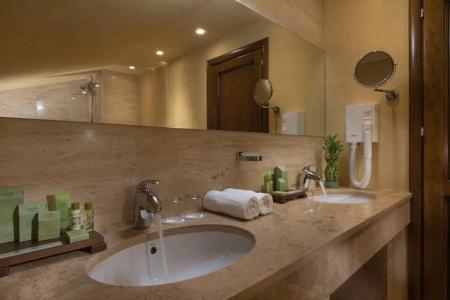 Rosslyn Thracia Sofia - 91