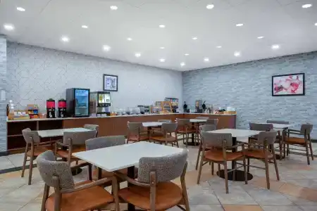Wyndham Garden, SC - 16