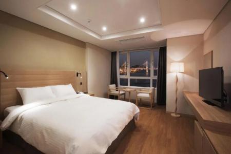 Crown Harbor Busan - 95