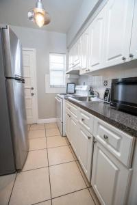 Beachside All Suites - 48