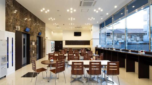 Toyoko Inn Chiba Makuhari - 2