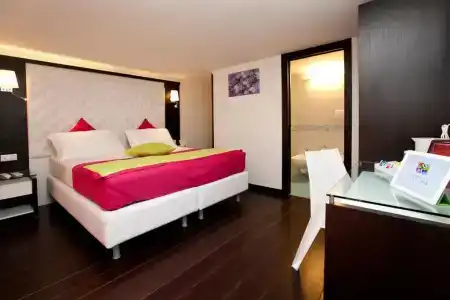 Sorrento Flats - 72