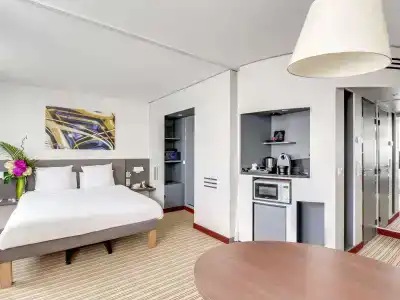 Novotel Suites Paris Montreuil Vincennes - 3