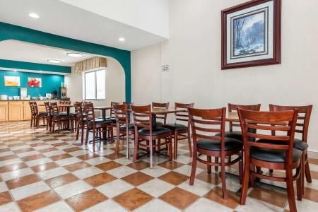 Quality Inn & Suites University Area - 16