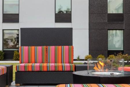 DoubleTree by Hilton - 12