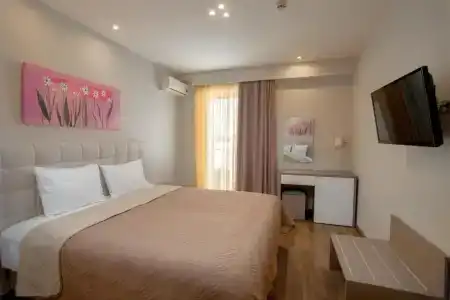 Irini - 60