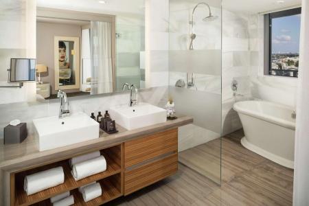 The Gabriel Miami Downtown, Curio Collection by Hilton - 7