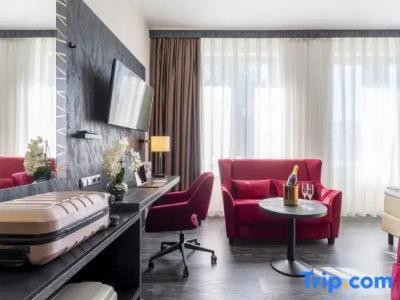 Plaza Schwerin; Sure Collection By Best Western - 149