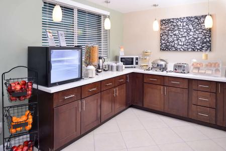 Best Western Plus La Mid-Town - 23