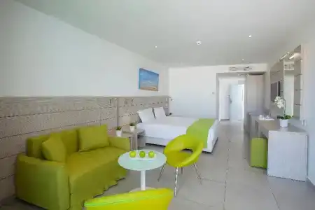 Limanaki Beach & Suites - 53