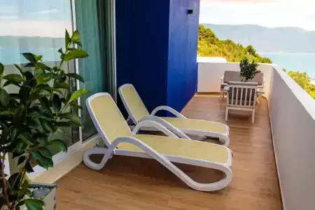 Regina Blu - 57