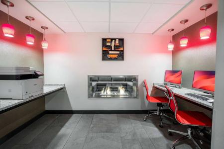 Ramada by Wyndham Austin South - 11