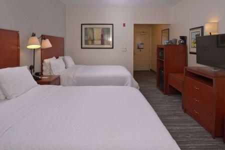 Hampton Inn and Suites North-Airport - 36