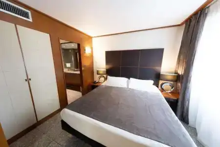 Goldstar & Suites - 28
