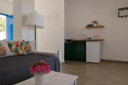 Armadoros / Ios Backpackers - 151