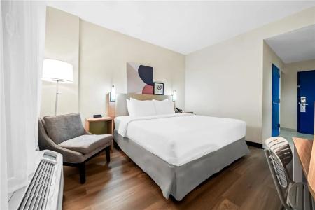 Quality Inn & Suites Near the Theme Parks - 33