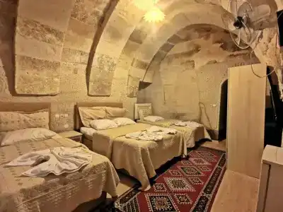 Falcon Cave Suites - 33