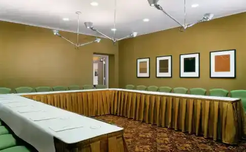 Four Points by Sheraton Downtown - 11