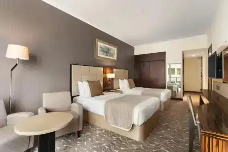 Hawthorn Suites by Wyndham Abu Dhabi City Center - 58
