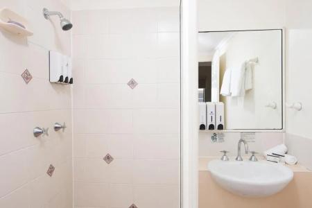 Park Regis Anchorage - 110