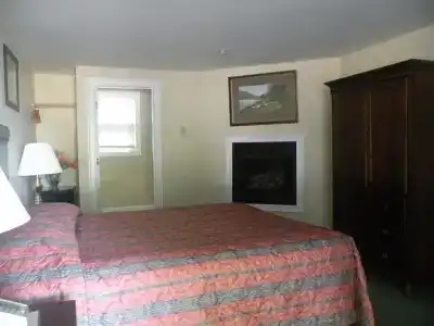 Yankee Clipper Inn - 7