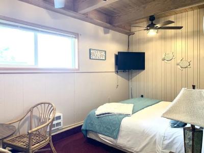 Breakers Boutique Inn - 76