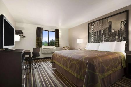 Super 8 by Wyndham Portland Airport - 20